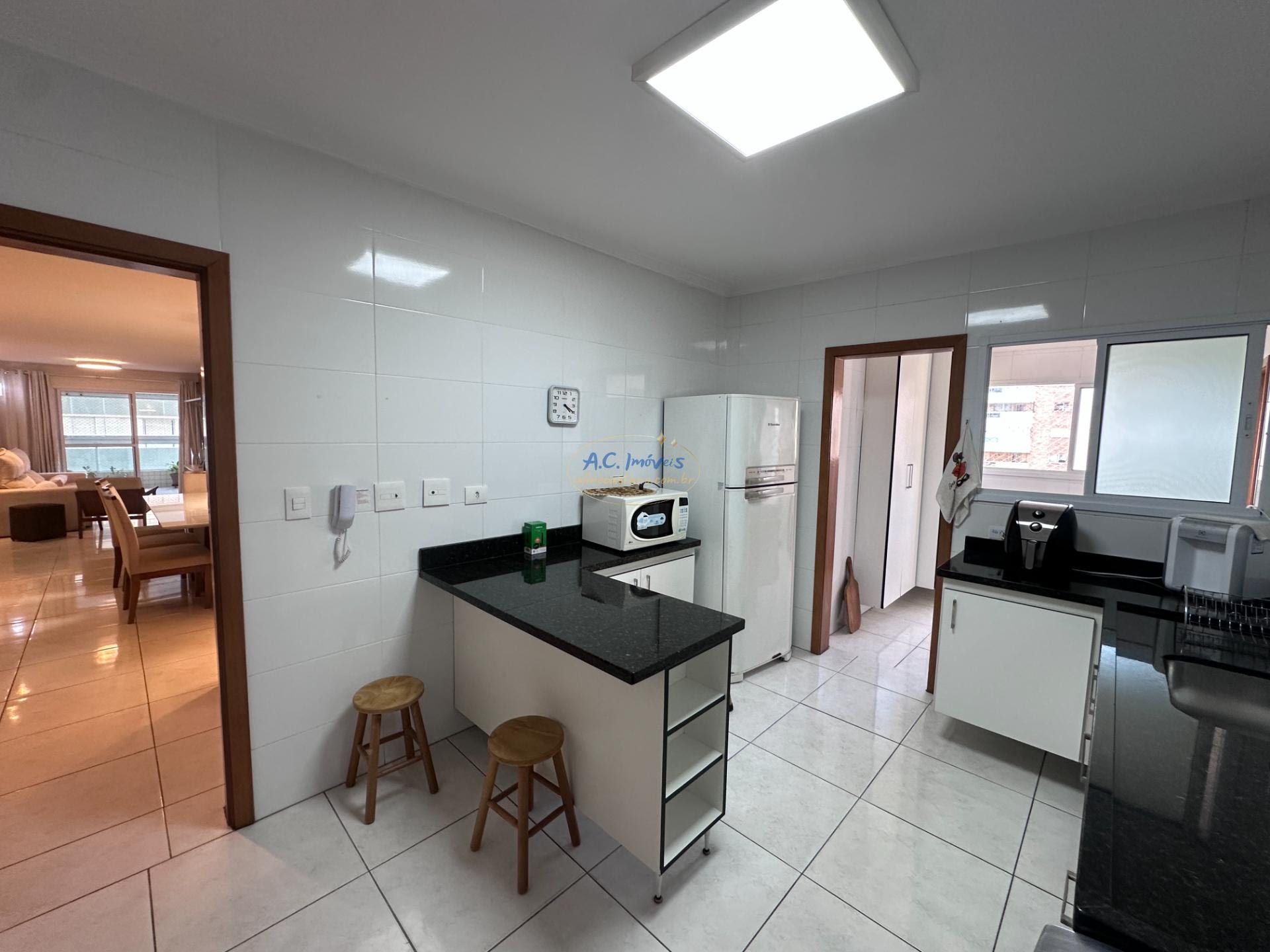 Apartamento para alugar com 3 quartos, 3 suítes, 2 vagas e 140m² no Canto do Forte, Praia Grande (SP) — foto 22 de 30