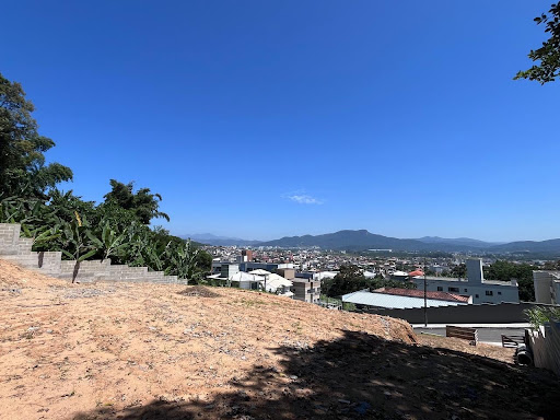 Lote / Terreno em Forquilhinha  -  São José