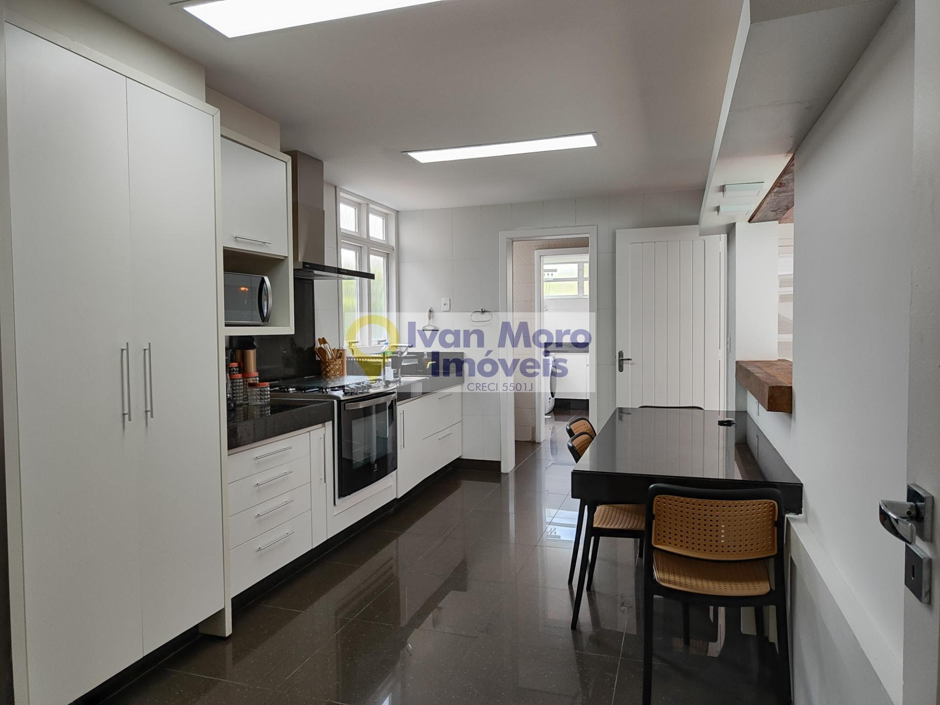 Casa à venda com 5 quartos, 5 suítes, 2 vagas e 320m² no Jurerê Internacional, Florianópolis (SC) — foto 17 de 30