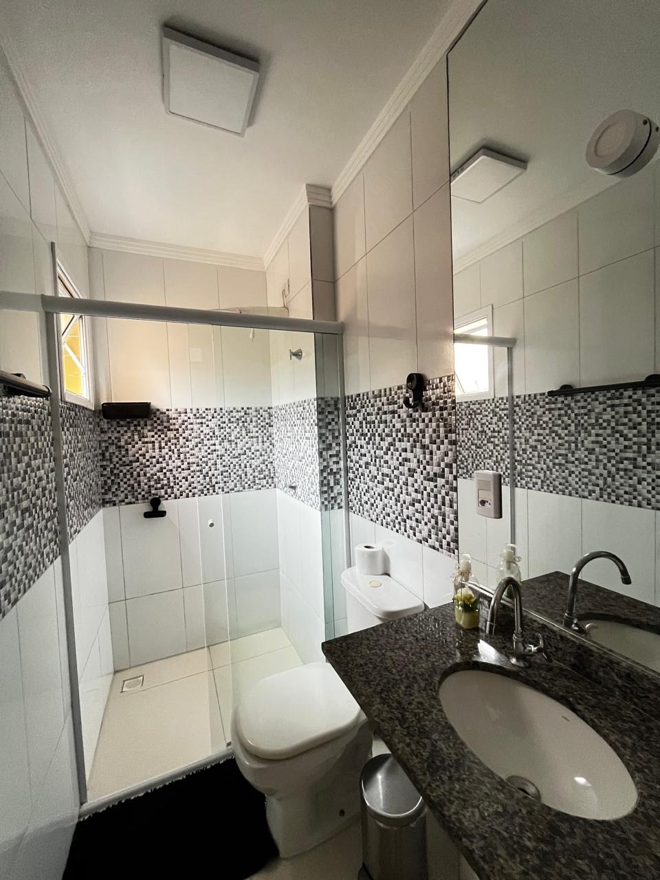 Apartamento à venda com 2 quartos, 1 suíte, 1 vaga e 70m² no Itaguá, Ubatuba (SP) — foto 3 de 11