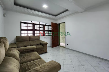 Sobrado à Venda em Nova Petrópolis, SBC: 220m², 3 Dorms, R$795mil