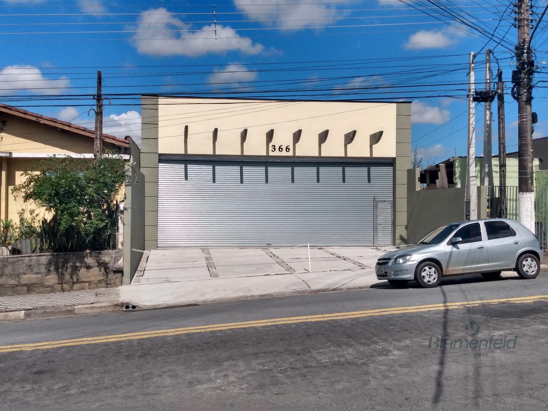 Comercial para alugar com 4 vagas e 200m² no Jardim Planalto, Arujá — foto principal