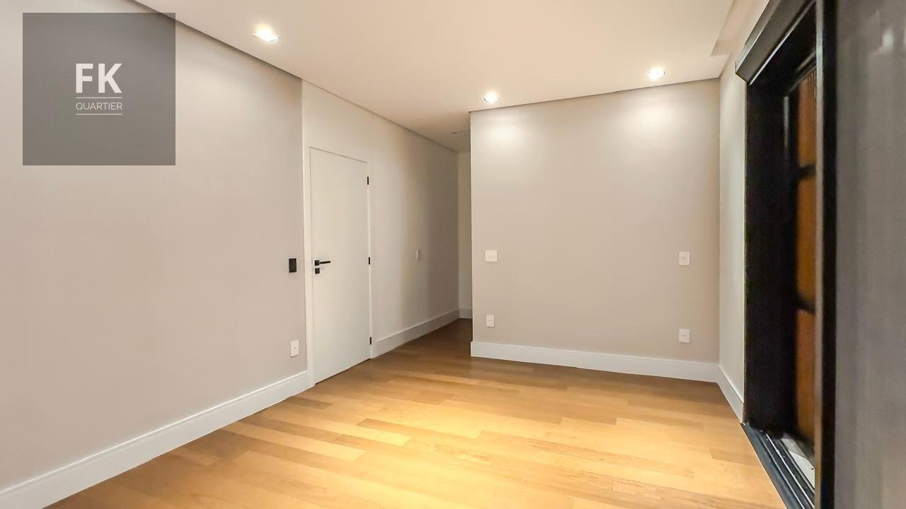 Casa à venda com 4 quartos, 4 suítes, 6 vagas e 610m² no Residencial Burle Marx, Santana de Parnaíba (SP) — foto 20 de 26