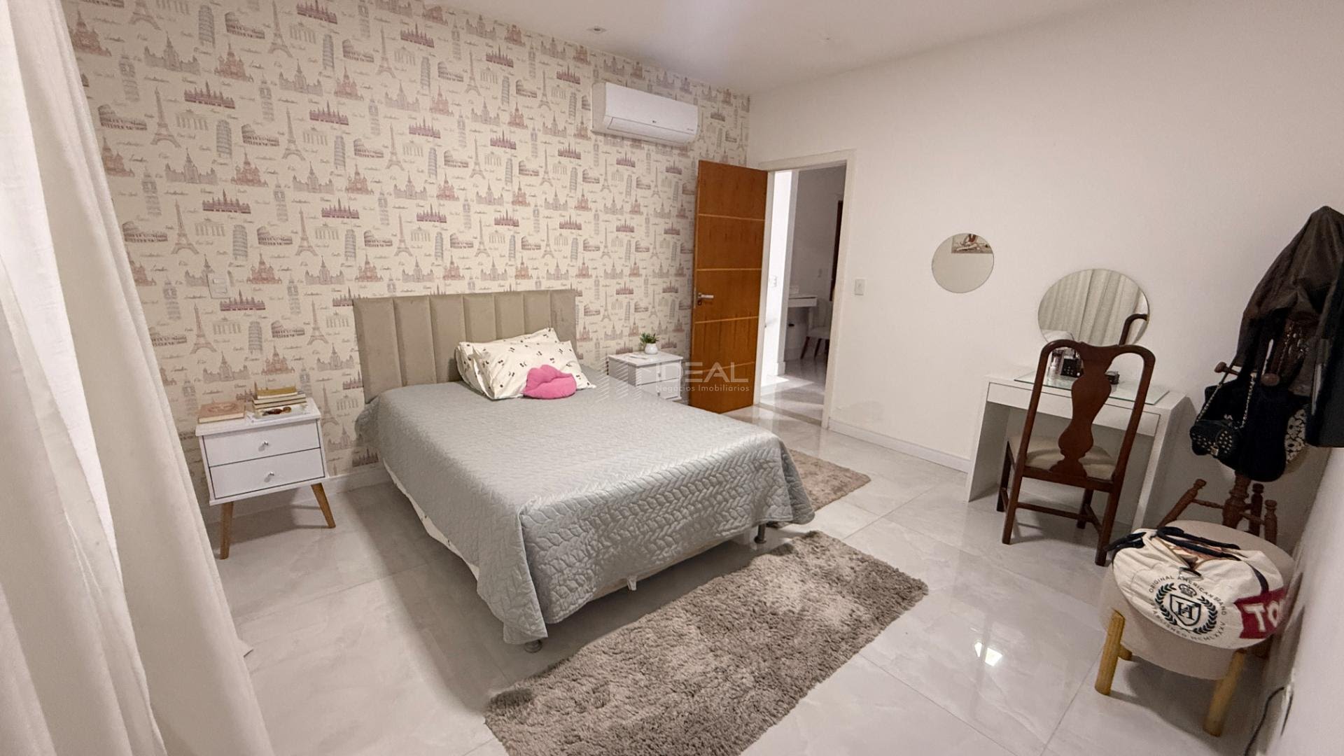 Casa à venda com 5 quartos, 5 suítes, 4 vagas e 400m² no Parque Rodoviario, Campos dos Goytacazes (RJ) — foto 22 de 30