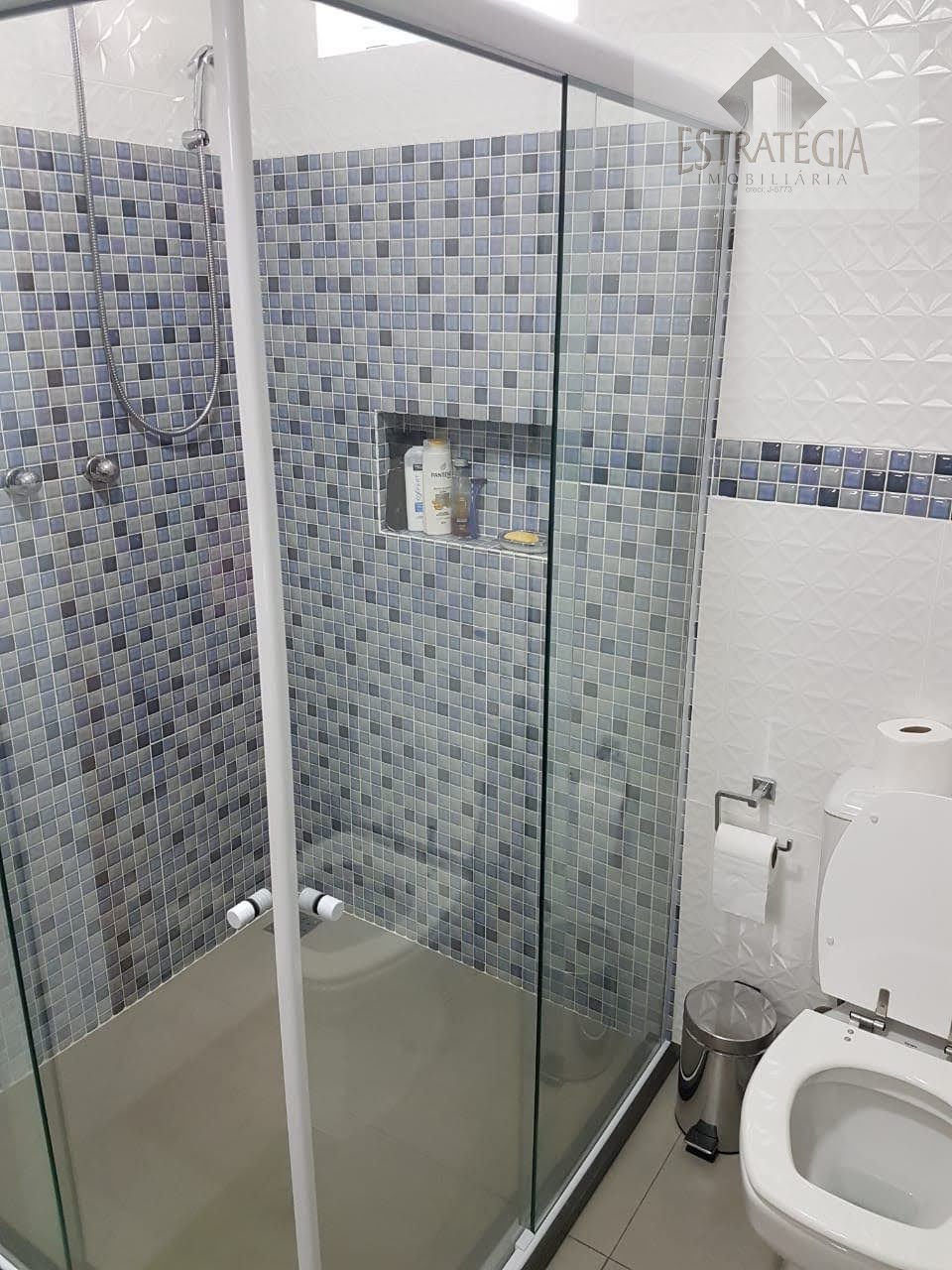 Casa à venda com 3 quartos, 1 suíte, 4 vagas e 225m² no Bingen, Petrópolis (RJ) — foto 29 de 30