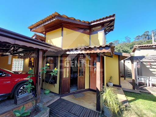 Casa com Área Gourmet e 6 Vagas no Centro de Cajamar