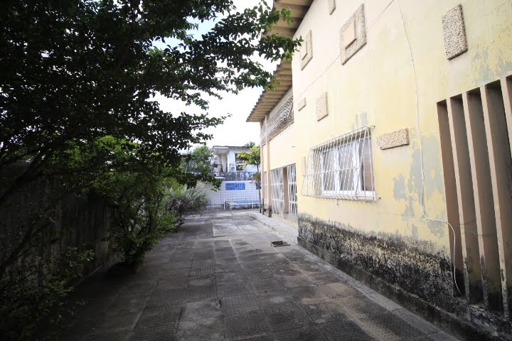 Casa à venda com 6 quartos, 2 suítes, 8 vagas e 354m² no Arruda, Recife (PE) — foto 28 de 30