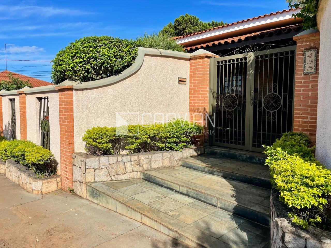 Casa à venda com 3 quartos, 3 suítes, 4 vagas e 393m² no Centro, Cravinhos (SP) — foto 2 de 30