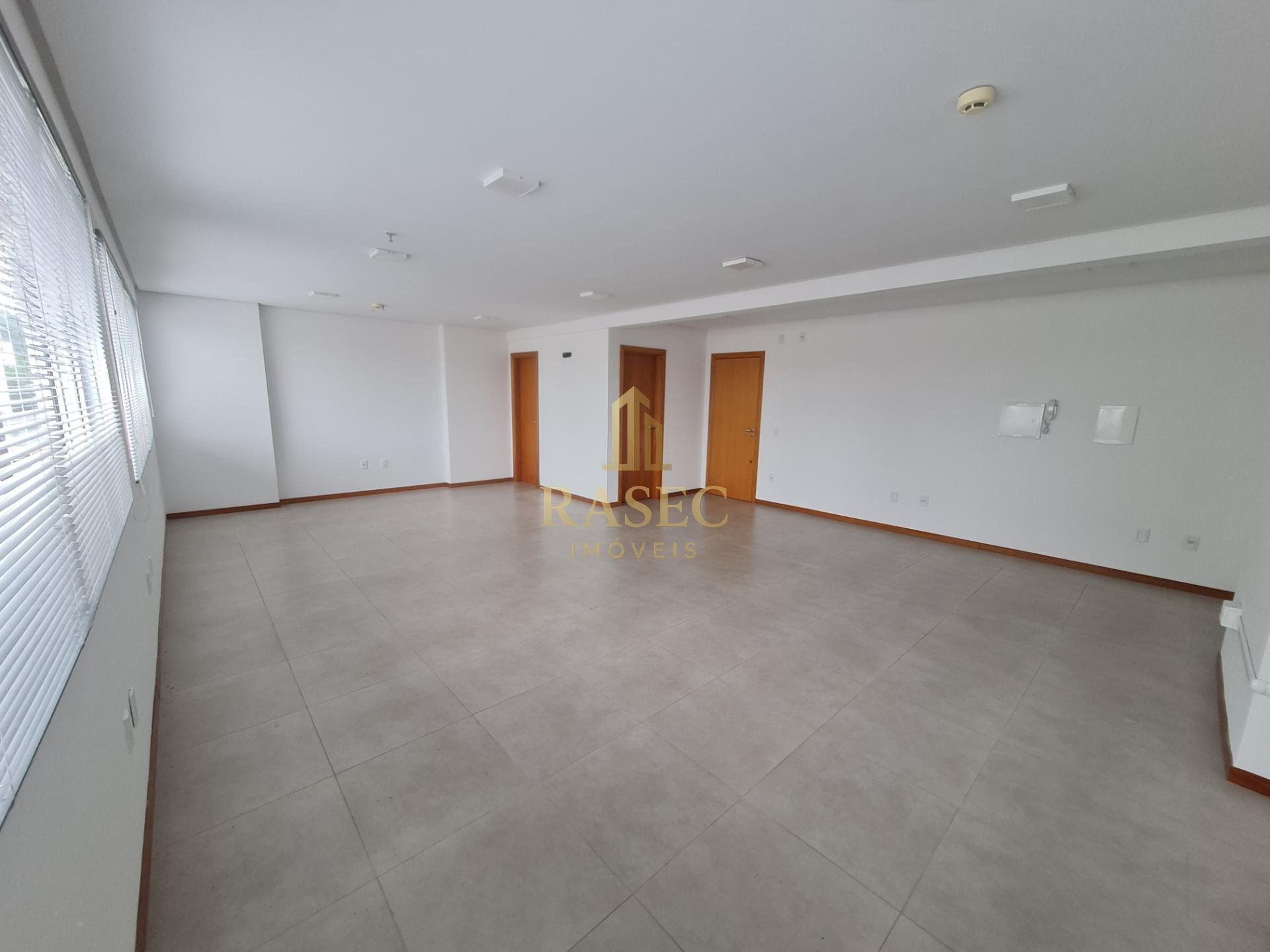 Comercial para alugar com 2 banheiros, 1 vaga e 55m² no Centro I, Brusque (SC) — foto 4 de 6