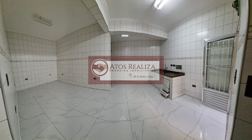 Sobrado à venda em Jardim Santa Cruz - São Paulo com 220M², 4 dormitórios e 3 banheiros por R$ 690.000,00