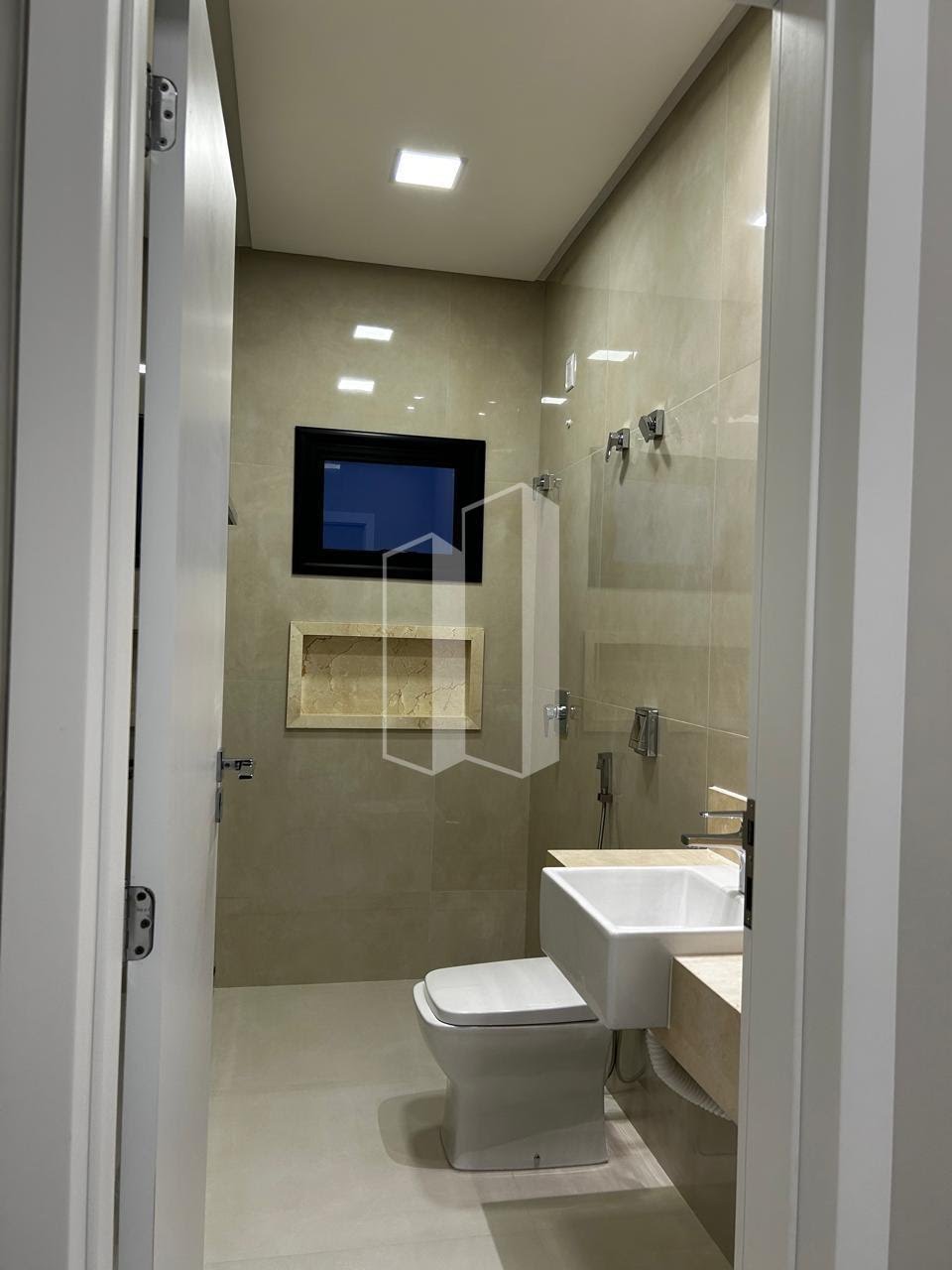 Casa à venda com 4 quartos, 4 suítes, 4 vagas e 464m² no Residencial Parque Mendanha, Goiânia (GO) — foto 10 de 16