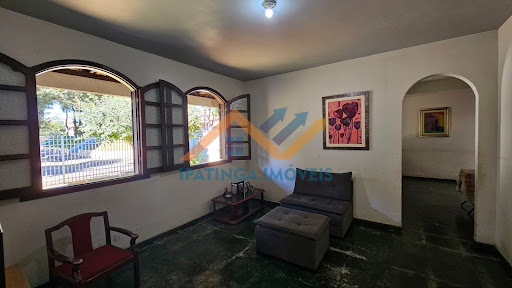 Casa à venda em Imbaúbas, Ipatinga | 3 quartos, 219m²