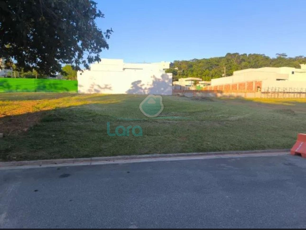 Terreno à venda com 420m² de terreno no Alphaville, Rio das Ostras — foto principal