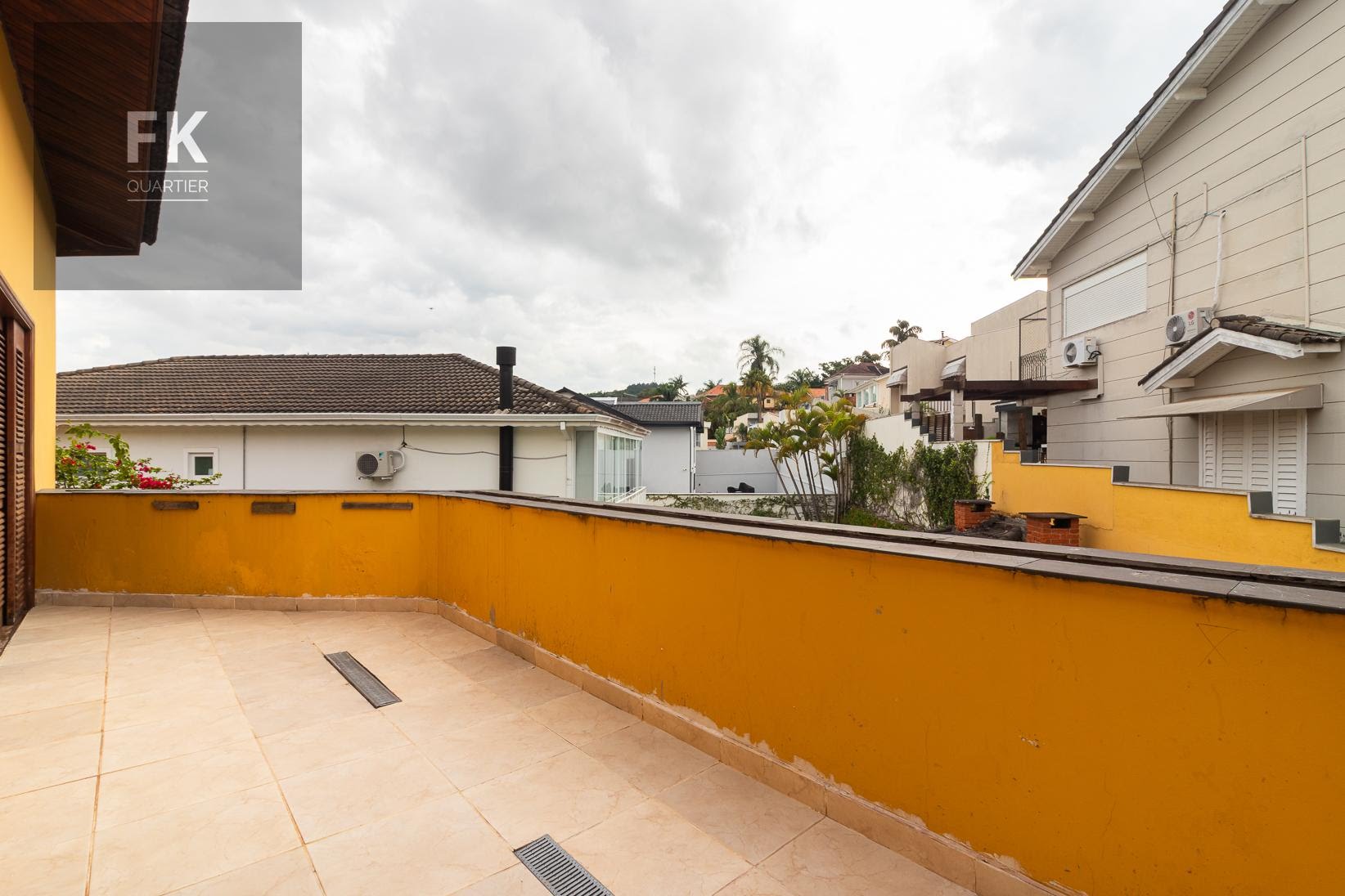 Casa à venda com 5 quartos, 3 suítes, 6 vagas e 445m² no Alphaville, Santana de Parnaíba (SP) — foto 3 de 27
