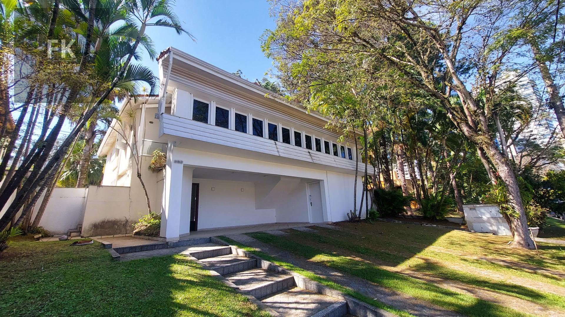 Casa à venda com 5 quartos, 4 suítes, 4 vagas e 250m² no Alphaville Residencial Dois, Barueri (SP) — foto 2 de 30