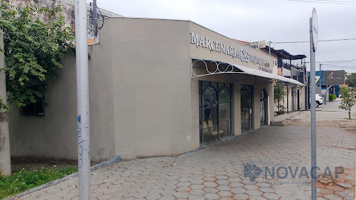 Imóvel de esquina com uso comercial e residencial Localizado no bairro Santa Fé. 