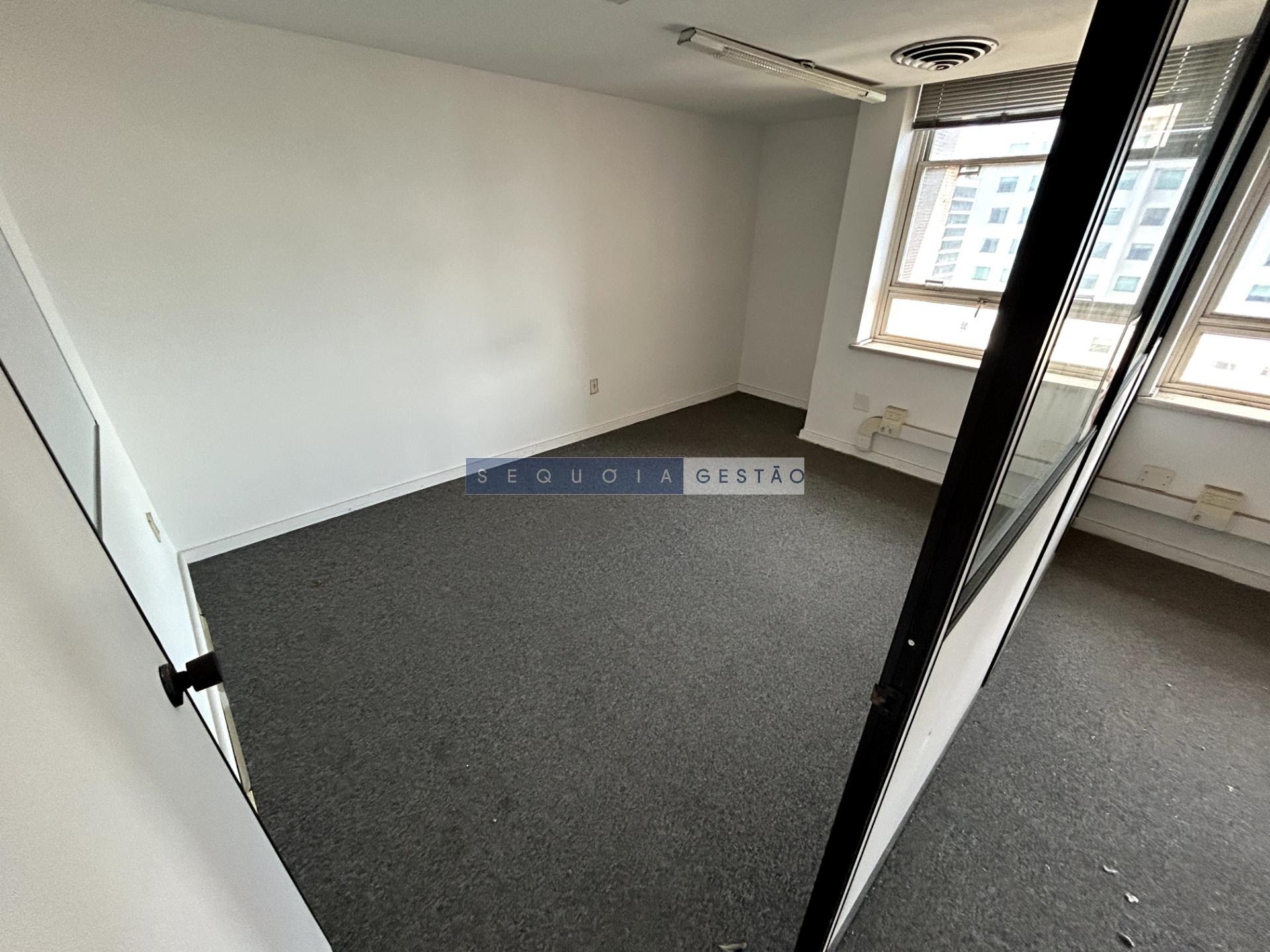 Comercial para alugar com 4 banheiros e 404m² no Centro, Rio de Janeiro (RJ) — foto 2 de 13