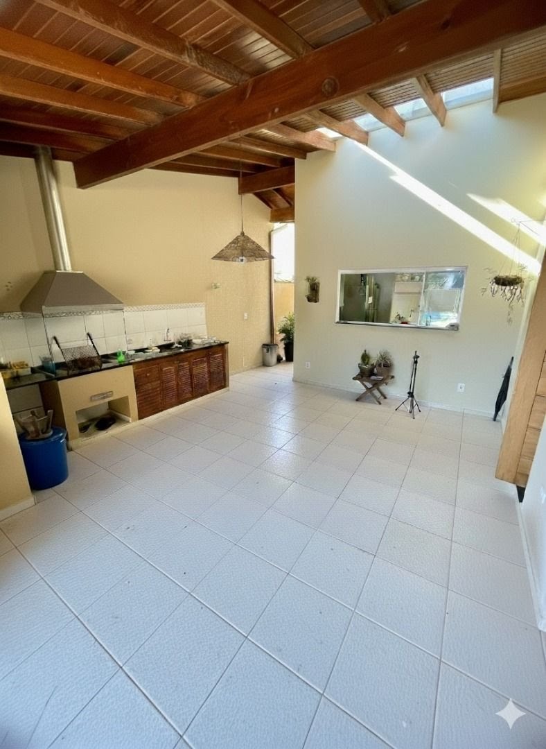 Casa à venda com 4 quartos, 5 banheiros, 3 vagas e 108m² no Toninhas, Ubatuba (SP) — foto 7 de 8