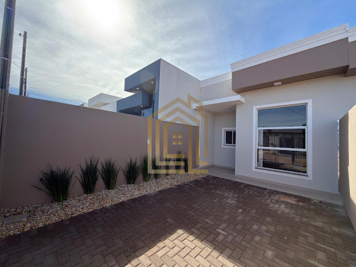 Casa no Madrid, Cascavel: 2 Dormitórios e Suíte