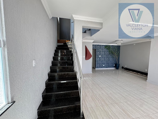 Casa Duplex à Venda em Sobral: 5 Suítes, 260m², Juvêncio de Andrade