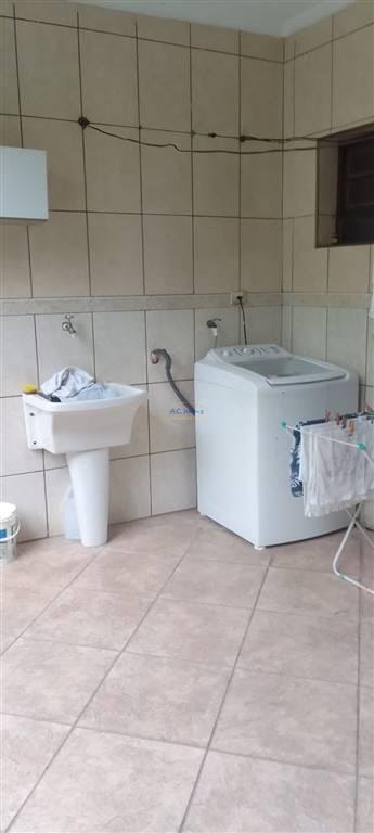 Casa à venda com 3 quartos, 2 banheiros, 2 vagas e 110m² no Guilhermina, Praia Grande (SP) — foto 9 de 24
