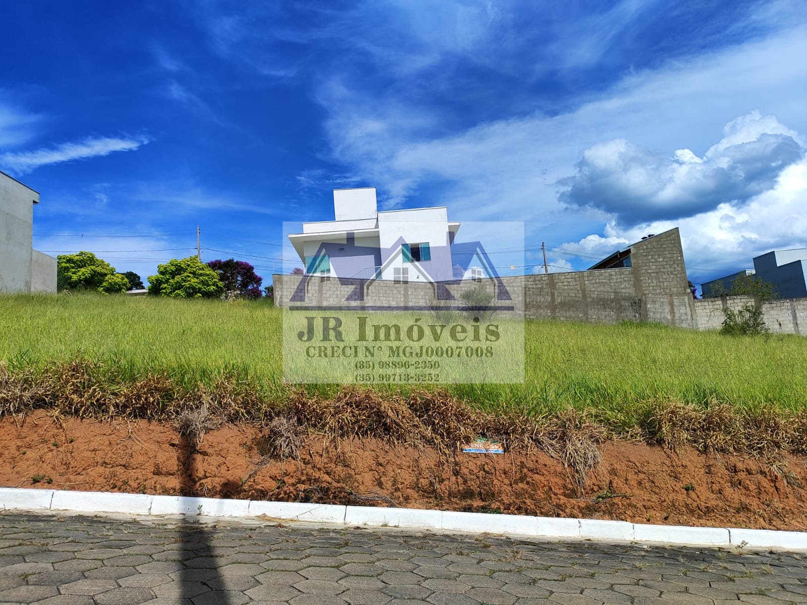 Terreno à venda com 300m² de terreno no Bairro Laje, Piranguinho (MG) — foto 2 de 6