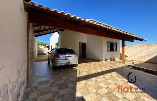 Casa à Venda no bairro Cores de Minas, Pará de Minas, 3 Quartos, 210m²