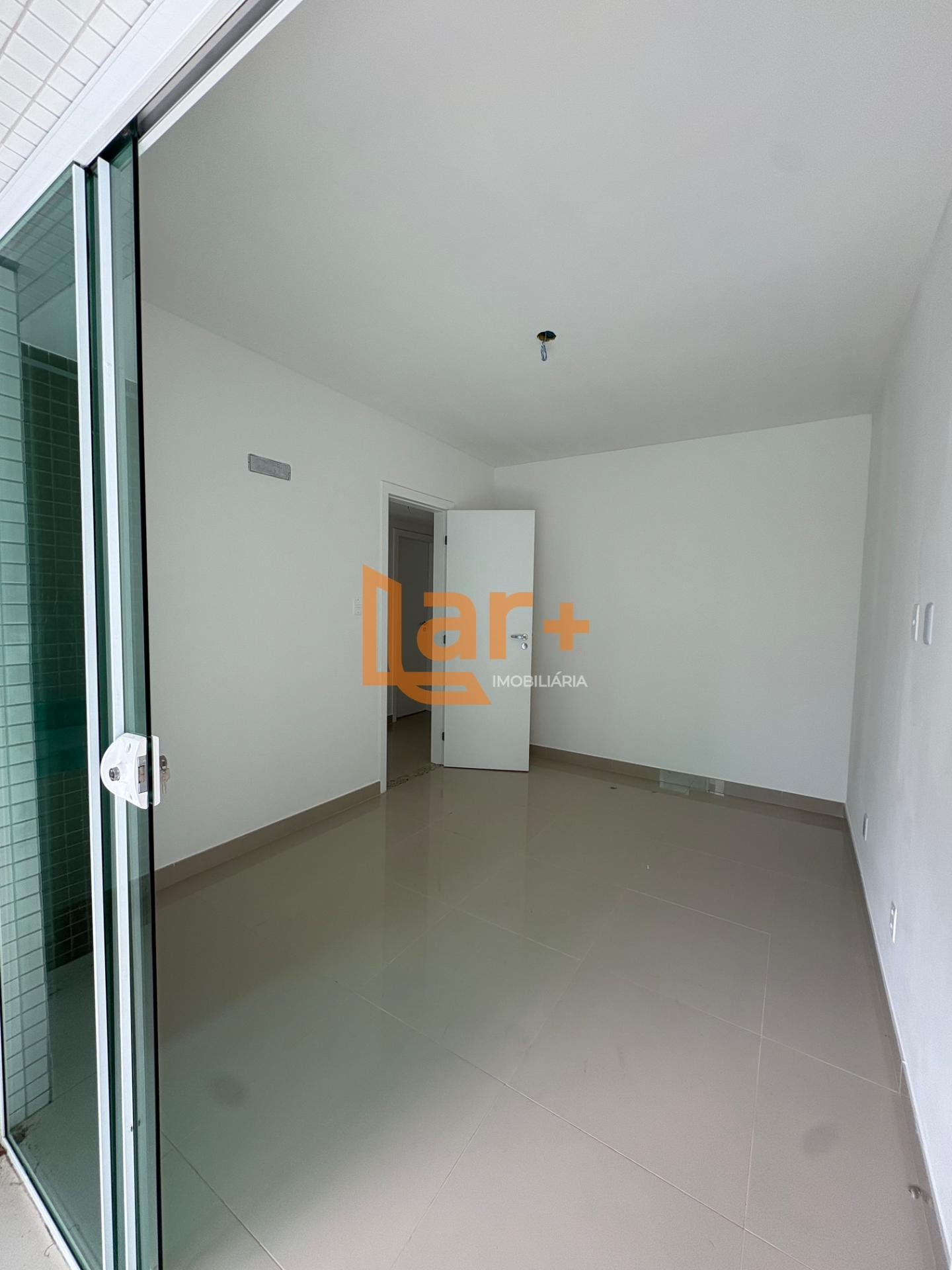 Apartamento à venda com 4 quartos, 2 suítes, 2 vagas e 114m² no Farolândia, Aracaju (SE) — foto 4 de 10