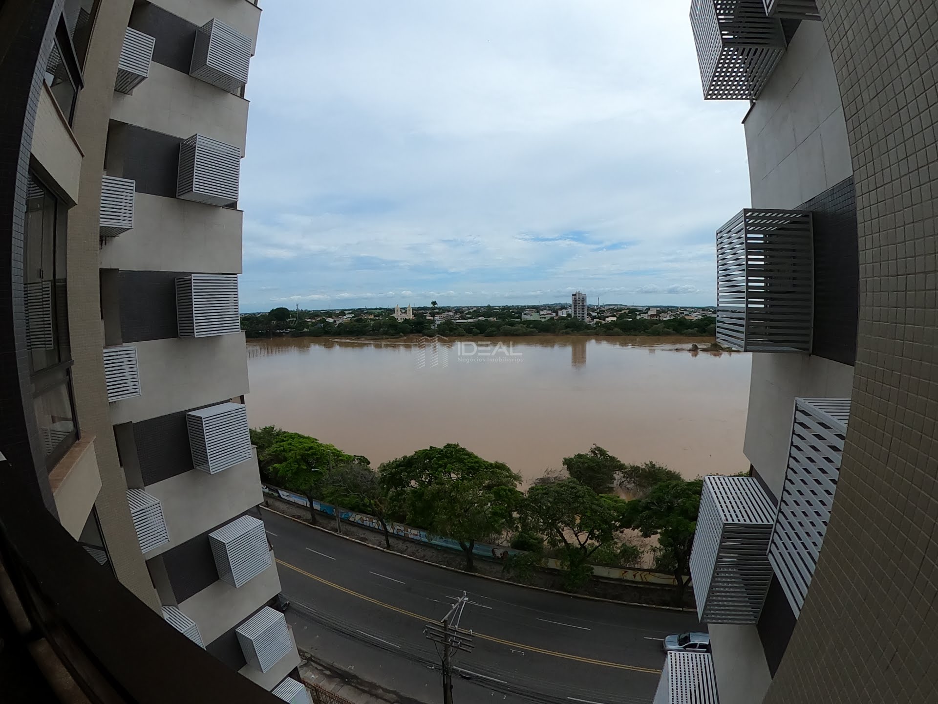 Apartamento de 3 quartos para venda no Centro no Ed. Debret - Campos dos Goytacazes, RJ