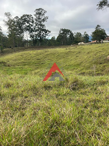 Terreno no Bairro Mamoneiro  -  Itapeva - MG
