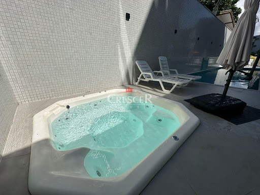 Apartamento garden com 4 suítes em Caiobá