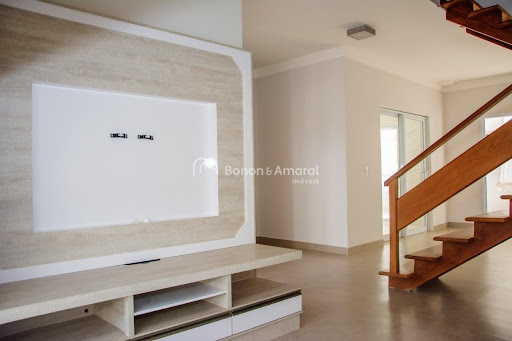 Casa, 6 quartos, 250 m² - Foto 1