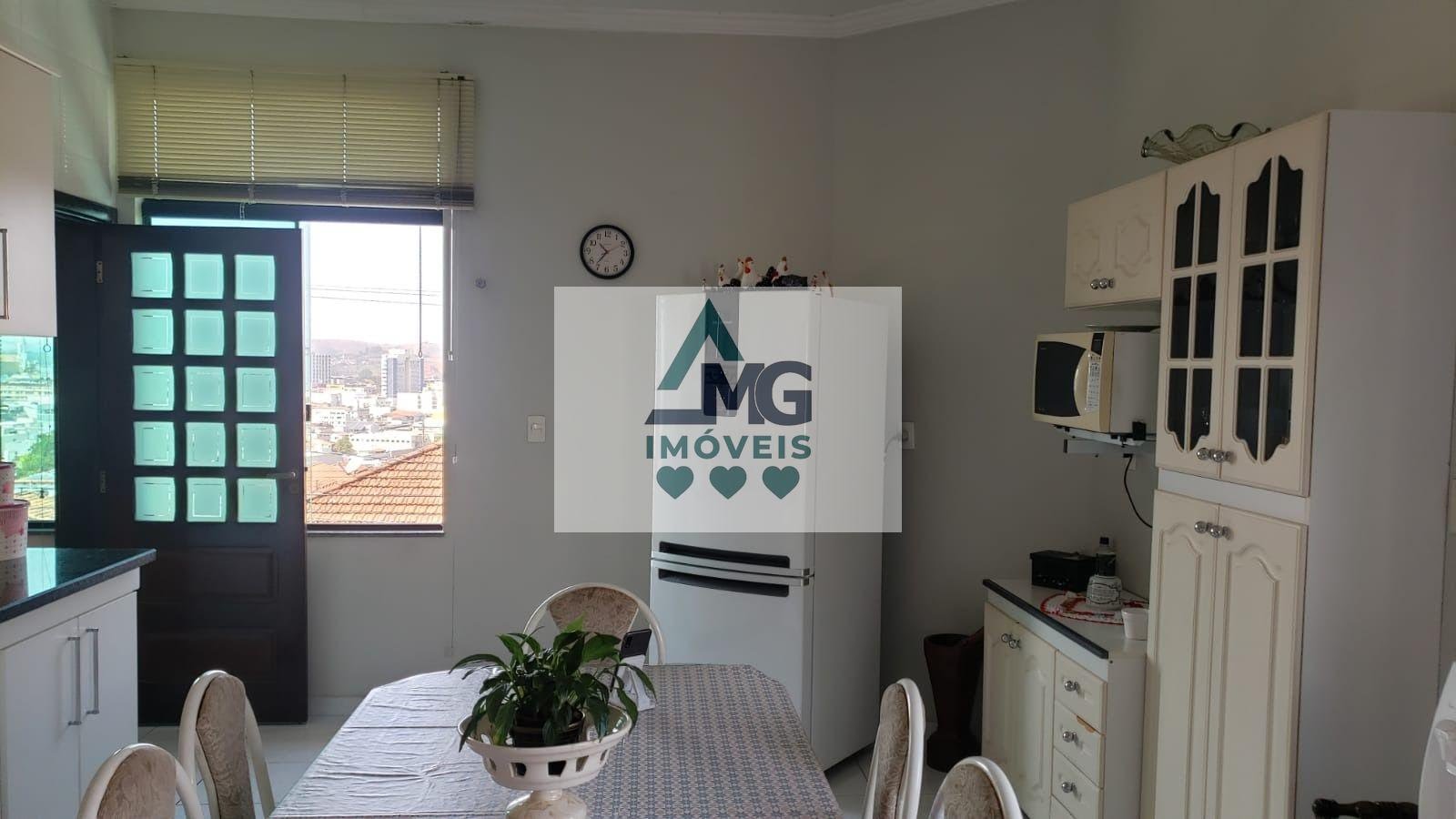 Casa à venda com 4 quartos, 1 suíte, 2 vagas e 419m² no Chácara das Rosas, Três Corações (MG) — foto 8 de 19