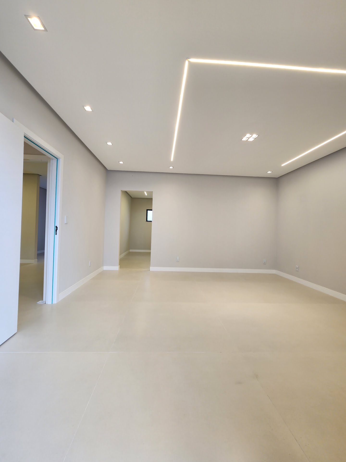 Casa à venda com 4 quartos, 4 suítes e 2 vagas no Papagaio, Feira de Santana (BA) — foto 24 de 27