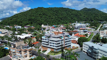 Apartamento garden com 4 suítes em Caiobá