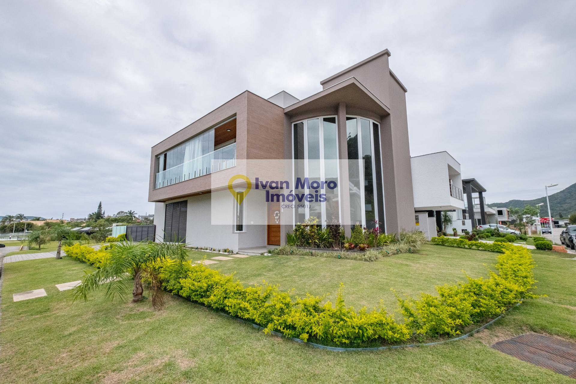 Casa à venda com 4 quartos, 4 banheiros, 2 vagas e 259m² no Ingleses Norte, Florianópolis — foto principal