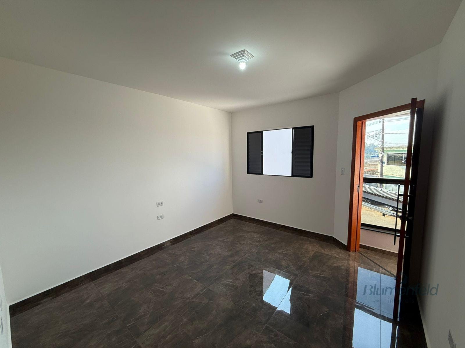 Casa à venda com 2 quartos, 2 banheiros, 3 vagas e 80m² no Jardim Rio Negro, Itaquaquecetuba (SP) — foto 8 de 16