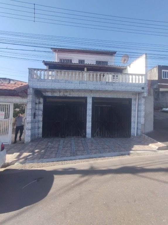 Casa à venda com 3 quartos, 3 banheiros, 2 vagas e 315m² no Nova Arujá, Arujá — foto principal