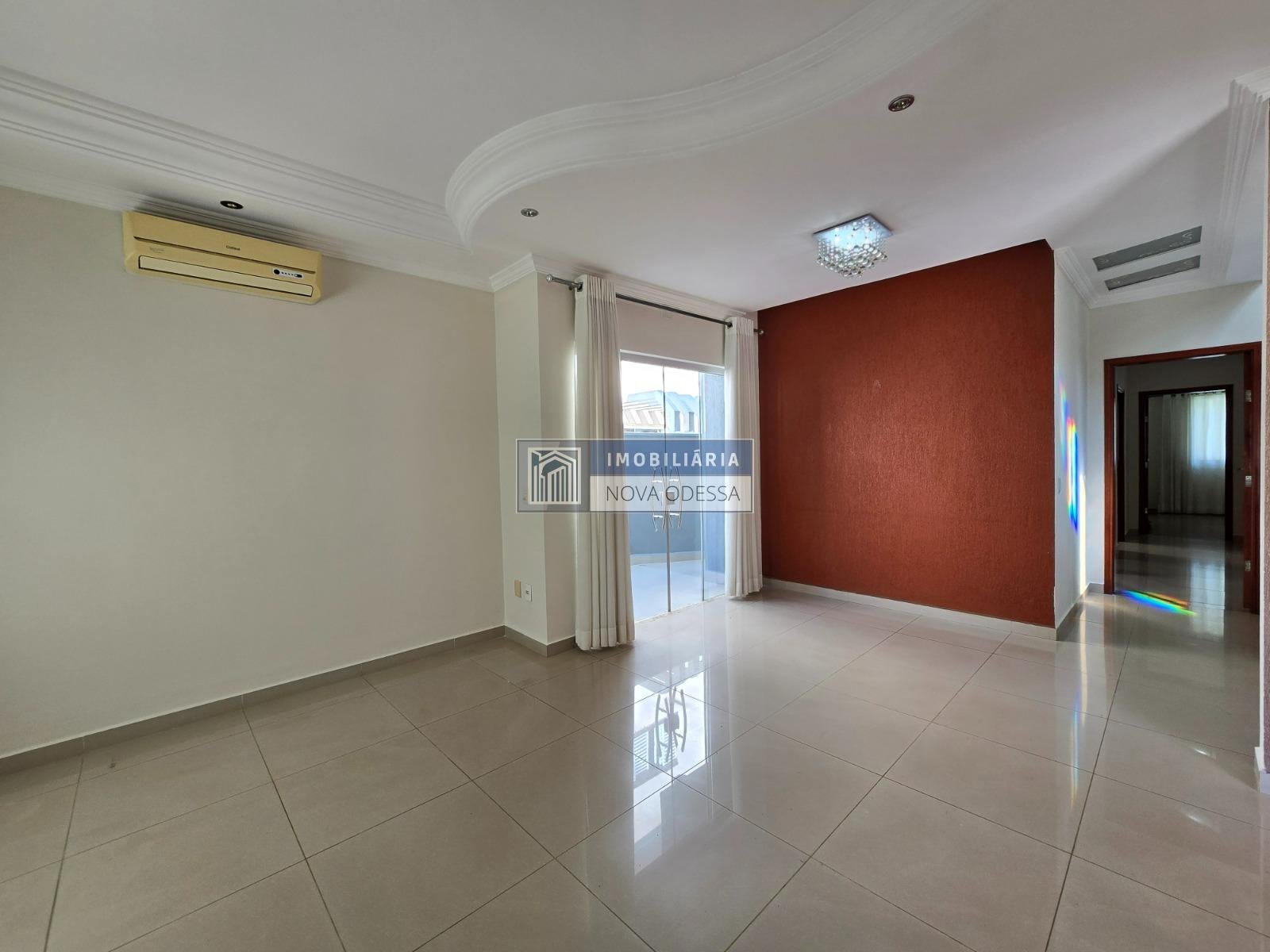 Casa à venda com 4 quartos, 1 suíte, 2 vagas e 220m² no Jardim Primavera, Nova Odessa (SP) — foto 4 de 24