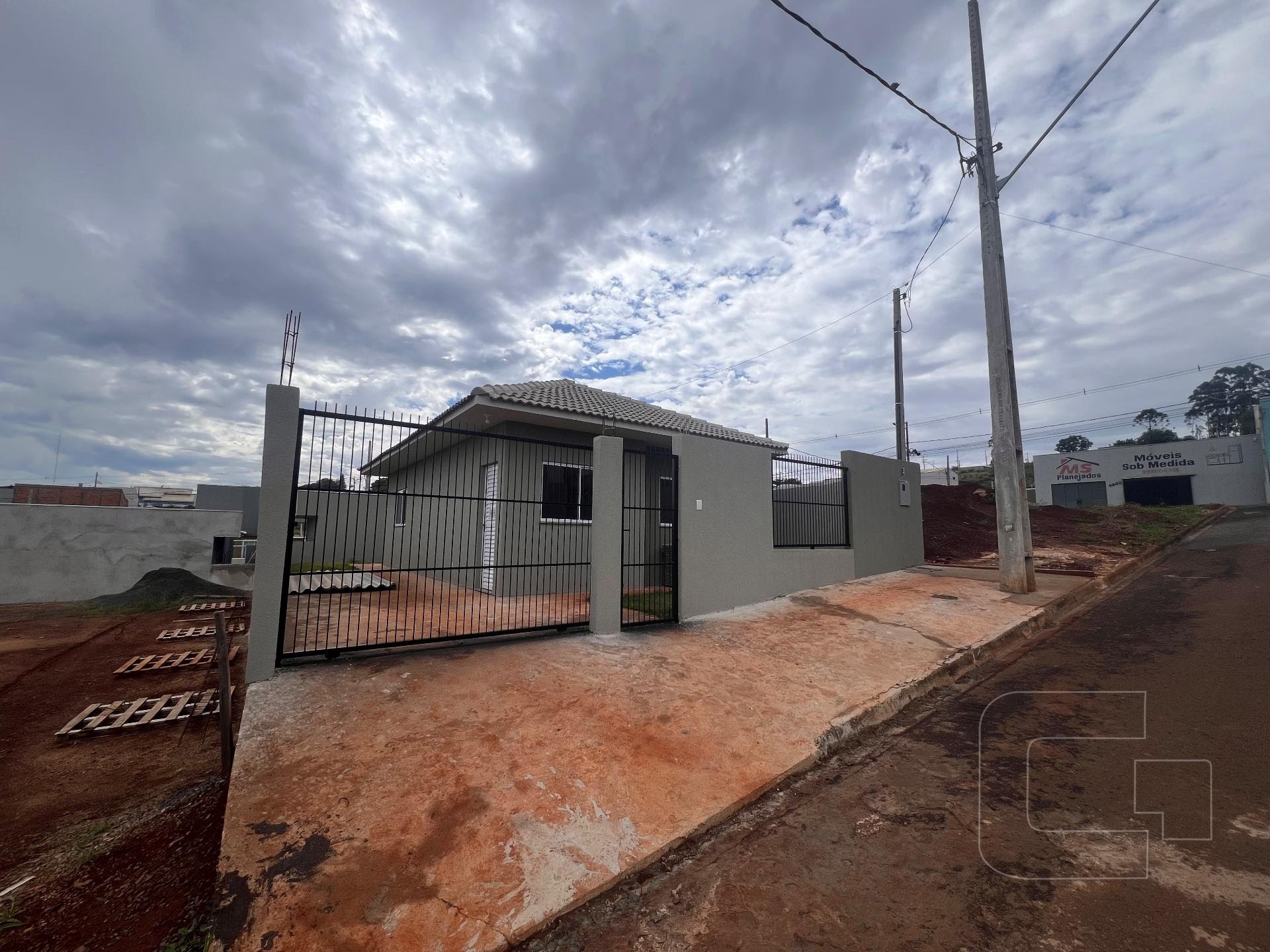 Casa à venda com 2 quartos, 1 banheiro e 49m² no Emílio Bovo, Califórnia (PR) — foto 2 de 30