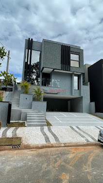 Compre Casa Luxuosa, Moderna, Iluminada no Condomínio Granja Anita com 3 quartos e piscina por R$ 2.497.000,00