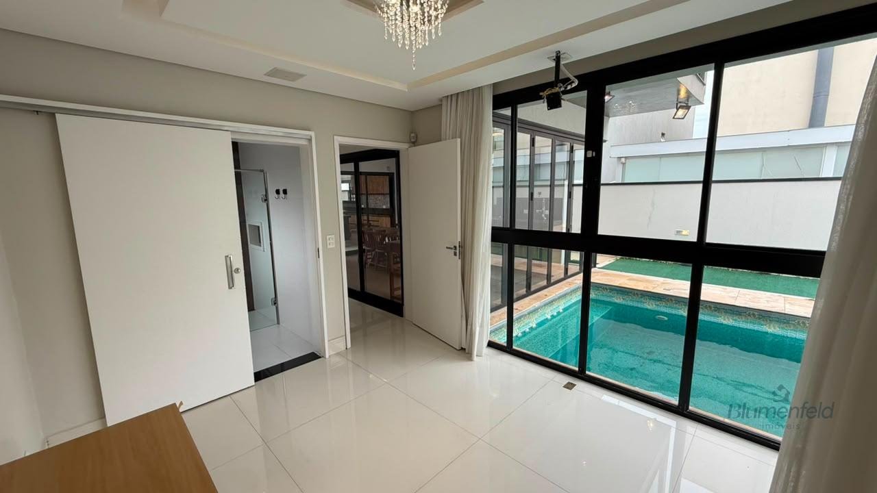 Casa à venda com 4 quartos, 4 suítes, 6 vagas e 370m² no Condomínio Real Park, Arujá (SP) — foto 14 de 30