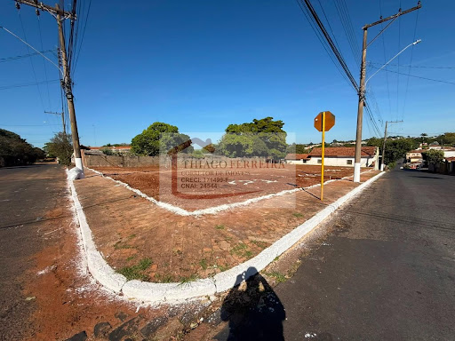 Lote / Terreno em Jardim Cinelândia  -  Santa Rita do Passa Quatro