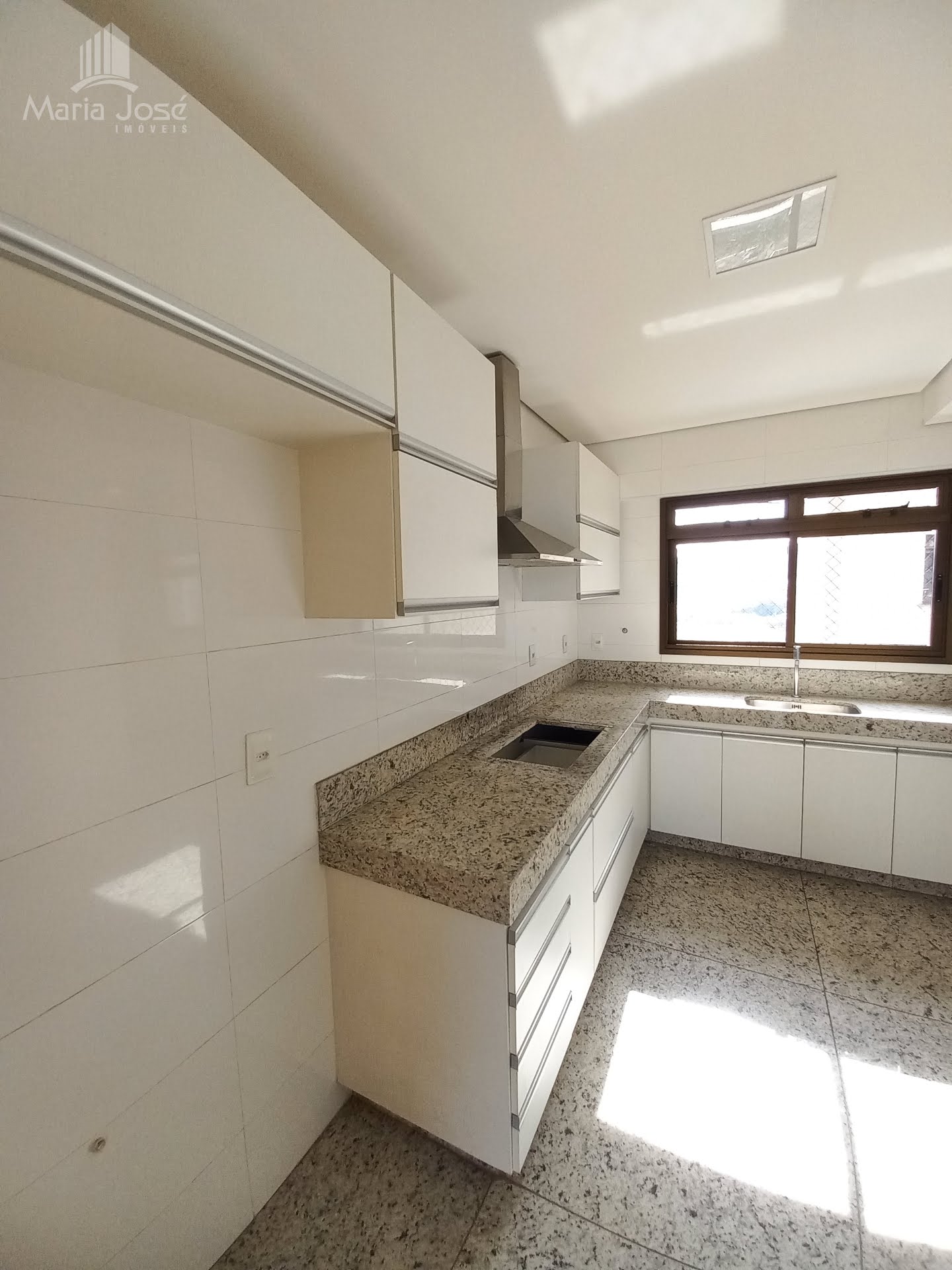 Cobertura à venda com 3 quartos, 3 suítes, 4 vagas e 160m² no Centro, Sete Lagoas (MG) — foto 12 de 30