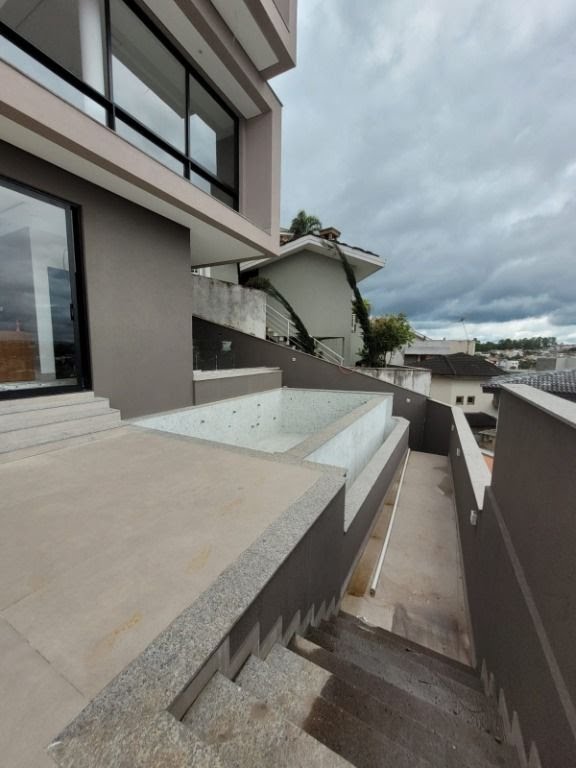 Casa à venda com 4 quartos, 4 suítes, 6 vagas e 441m² no Condominio Arujazinho V, Arujá (SP) — foto 17 de 19