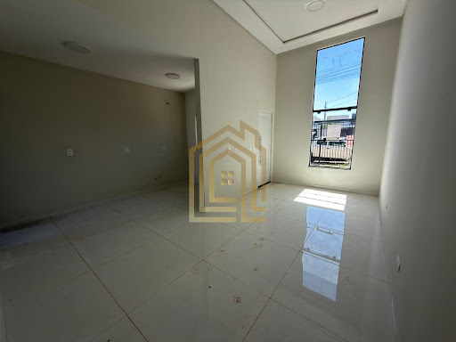 Casa à Venda no Florais Cascavel: 2 Quartos, 75m², R$370mil