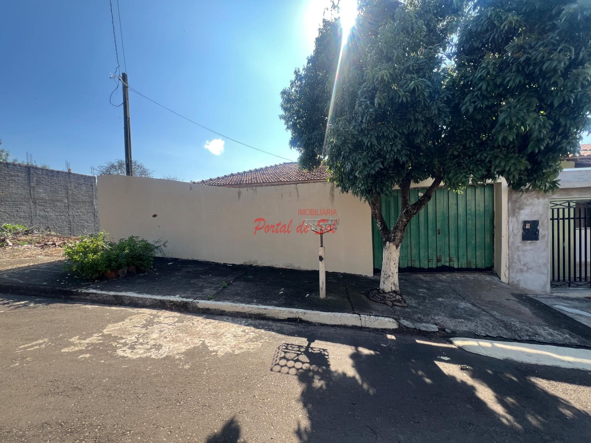 Casa para alugar com 3 quartos, 1 banheiro e 2 vagas no Bela Manha, Santo Antônio da Platina (PR) — foto 2 de 10