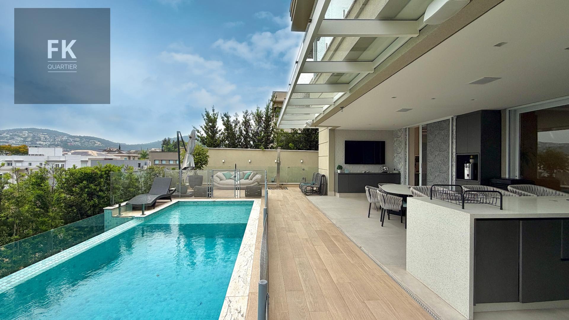 Casa à venda com 4 quartos, 4 suítes, 4 vagas e 410m² no Alphaville, Santana de Parnaíba (SP) — foto 13 de 30