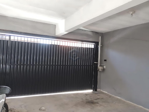 Casa à venda em Cajuru do Sul, Sorocaba | 3 dorms, 137m²