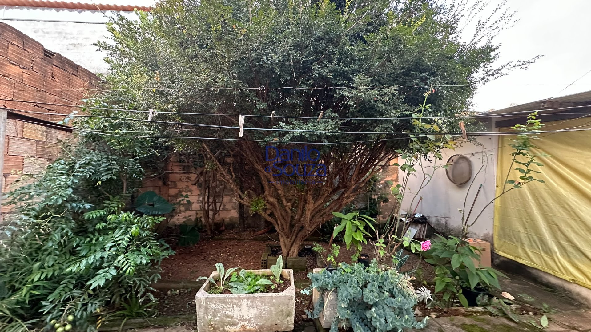 Casa à venda com 3 quartos, 1 banheiro, 2 vagas e 300m² no José Ferreira Guimarães (mangueira II ), Araxá (MG) — foto 7 de 22